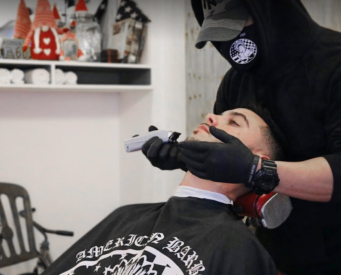 Beard trim with straight razor detailing by the barber (brijač) in Zagreb