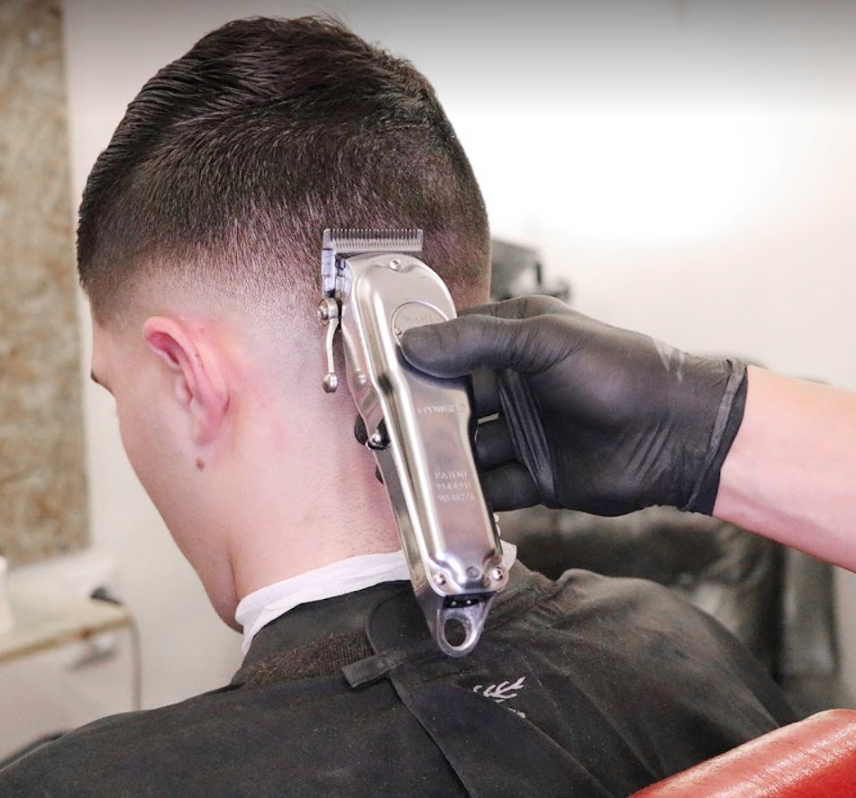 Traditional straight razor shave by the barber at American Barbershop Zagreb